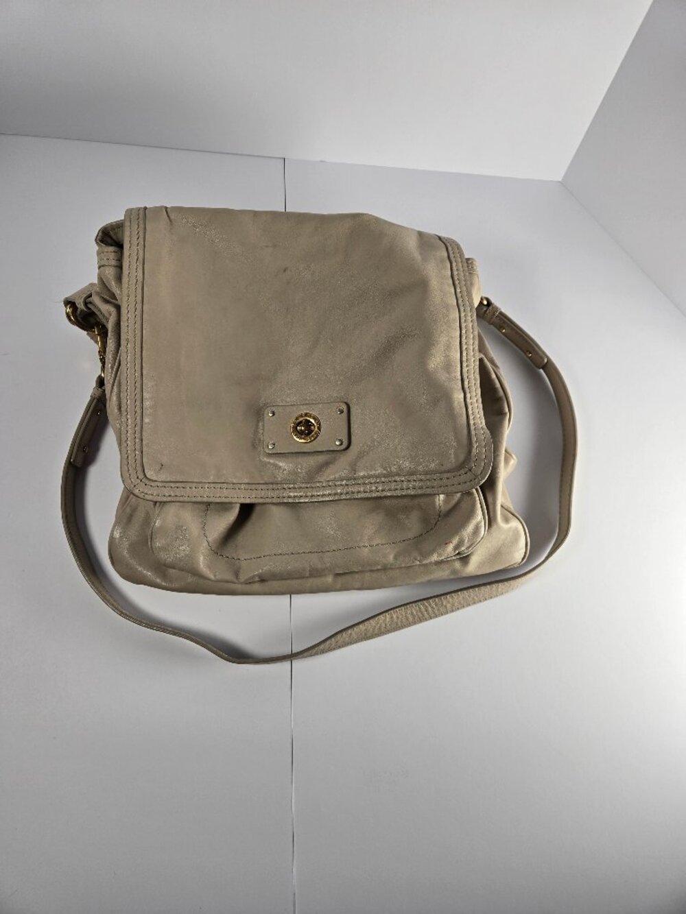 Marc by Marc Jacobs Classic Q Natasha Beige Tan Leather Crossbody Bag
